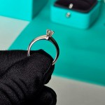 Кольцо Tiffany & Co Solitaire 0,23 Ct Кольцо Tiffany & Co Solitaire 0,23 Ct