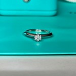 Кольцо Tiffany & Co Solitaire 0,23 Ct Кольцо Tiffany & Co Solitaire 0,23 Ct