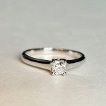 Кольцо с бриллиантом Tiffany Lucida Кольцо с бриллиантом Tiffany Lucida