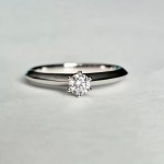 Кольцо Tiffany & Co Solitaire с бриллиантом 0,18 Ct. Кольцо Tiffany & Co Solitaire с бриллиантом 0,18 Ct.